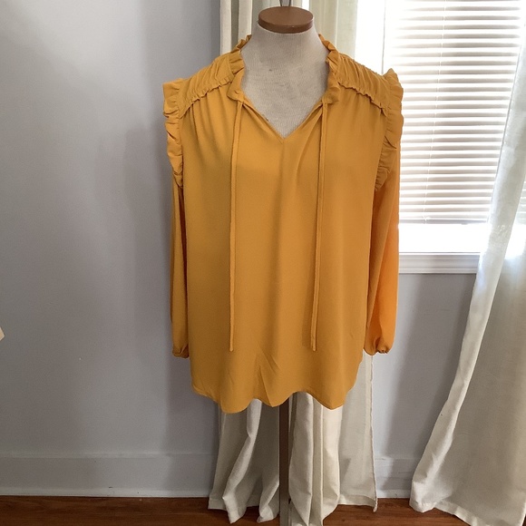 Andre by Unit Yellow Medium and Large - Picture 1 of 1